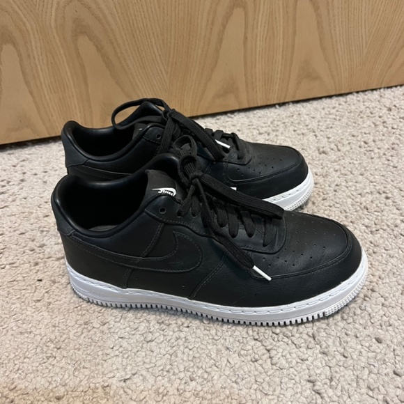 SOLD BRAND NEW BLACK and WHITE Nike Air Forces - Picture 6 of 11